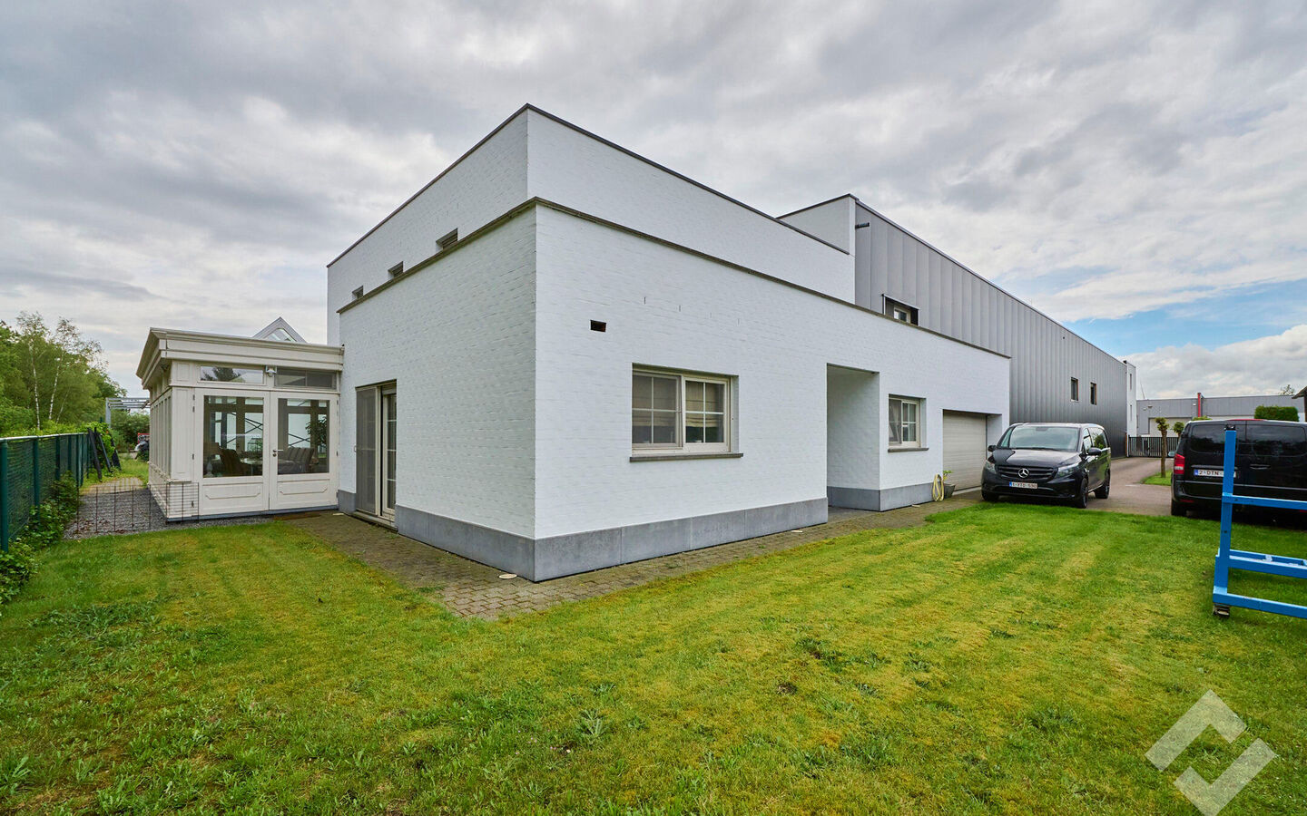 Gebouw voor gemengd gebruik te huur in Lommel