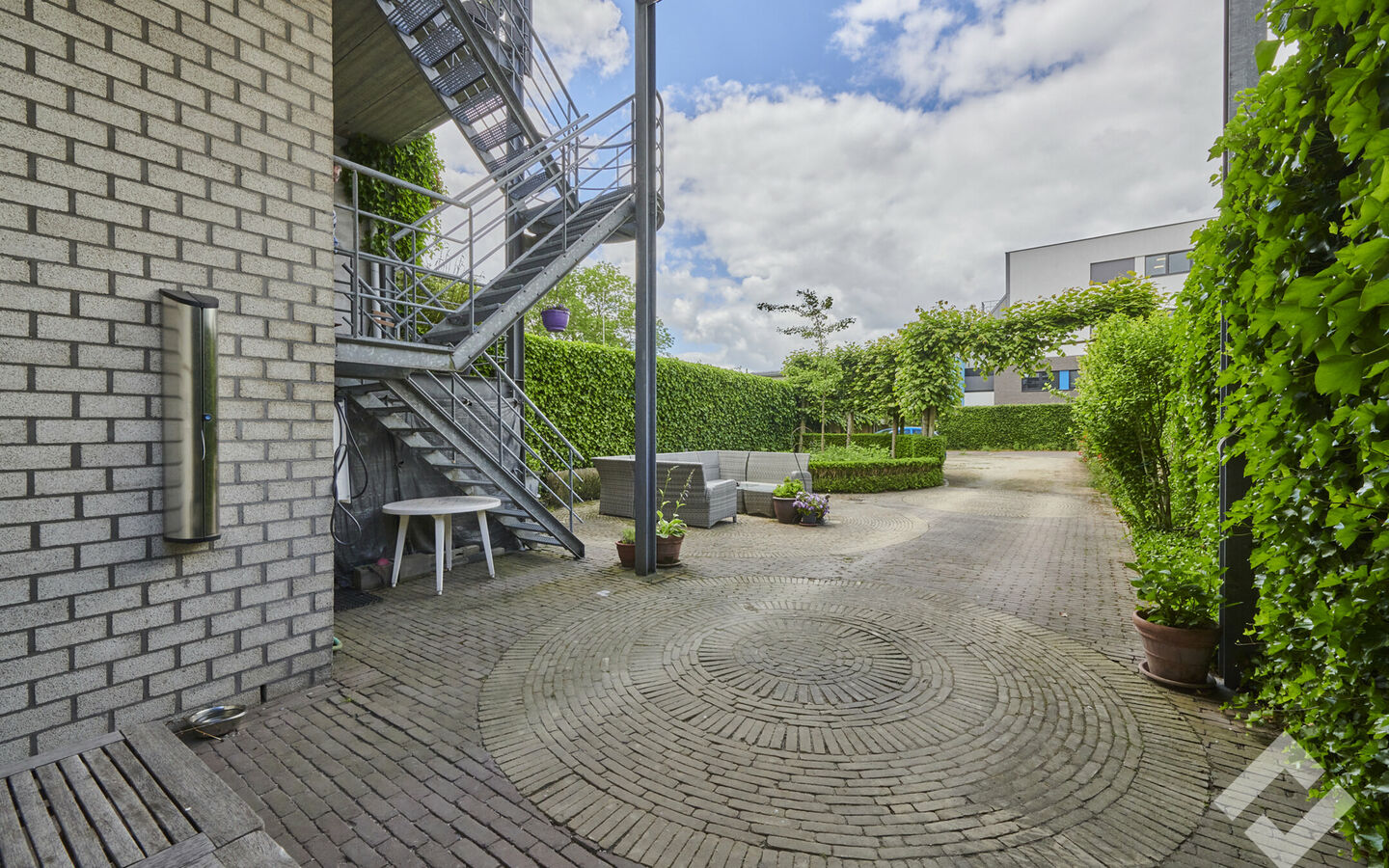 Gebouw voor gemengd gebruik te huur in Neerpelt