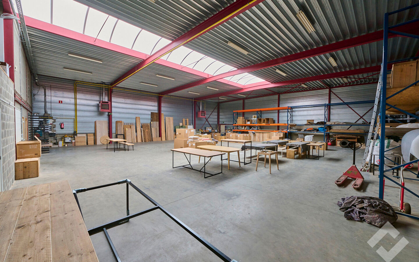 Industrieel gebouw te koop in Lommel